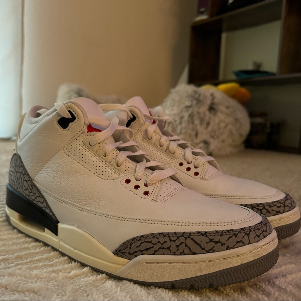 Jordan 3 Retro
White Cement Reimagined